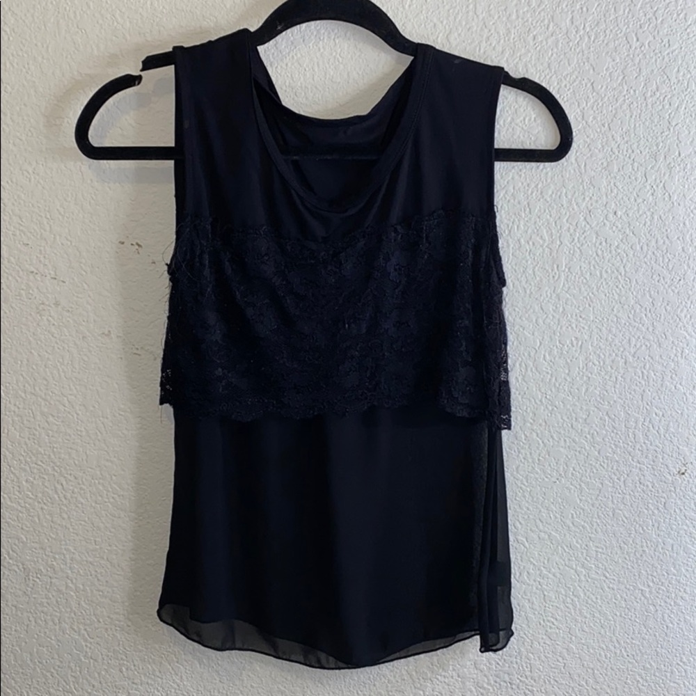 Lace sleeveless top (black)